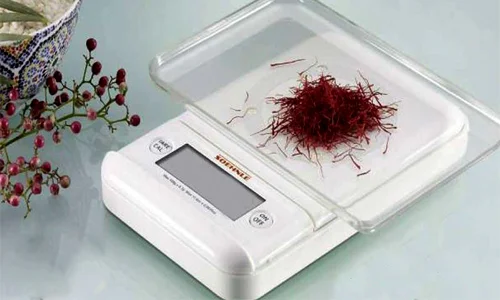 هر مثقال زعفران چند گرم است؟